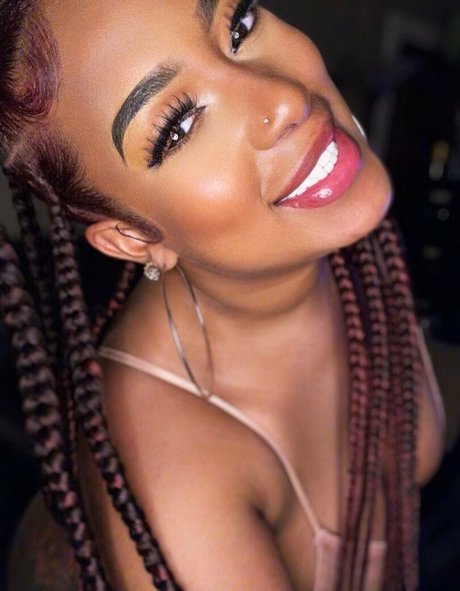 ActingLightskin model beautiful img