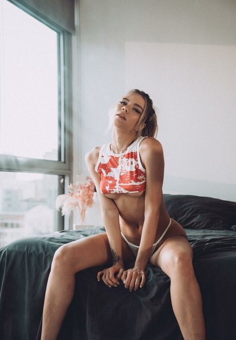 ibruna model adult img