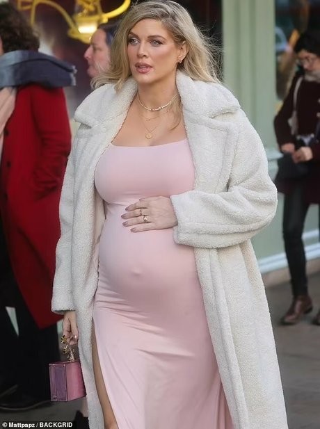 Ashley Louise James star free pictures