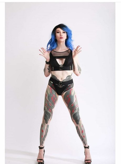 Veronica Carol Blades hot actress picture