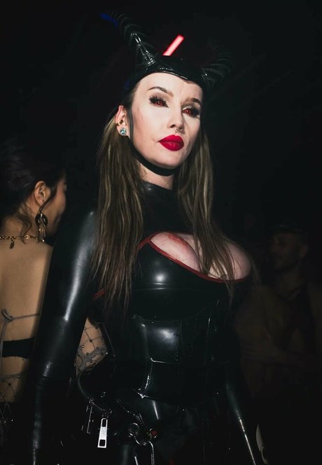 Veronica Carol Blades model adult gallery