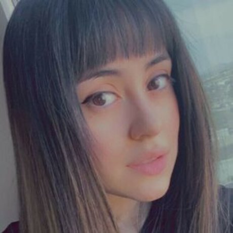 Emilyuumi model perfect images