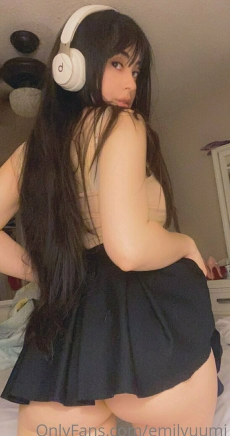 Emilyuumi nice actress photos