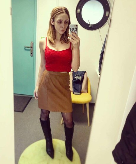 Lucy Jo Hudson star sexy image