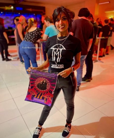 Aaliyah Yasin erotic star pictures