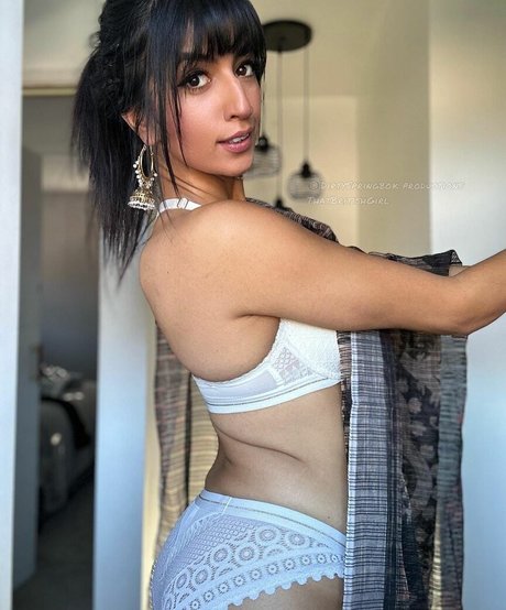 Aaliyah Yasin free model pic