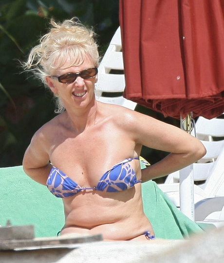 Debbie McGee sexy model picture