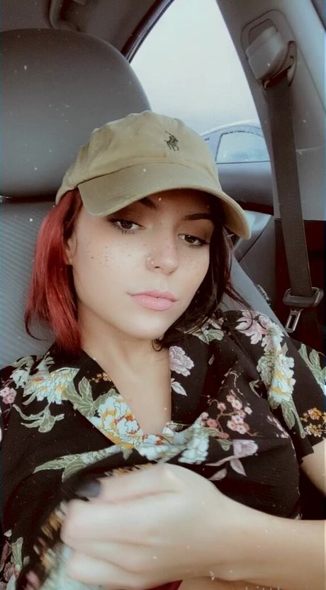 Littleviv model nudes picture