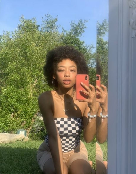 chynaunique sexy star image