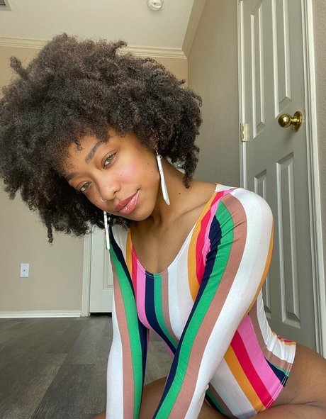 chynaunique nice model pictures