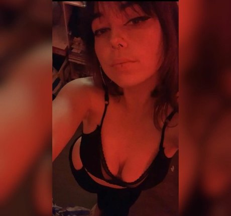 Daisyy mayyy pornstar erotic pics