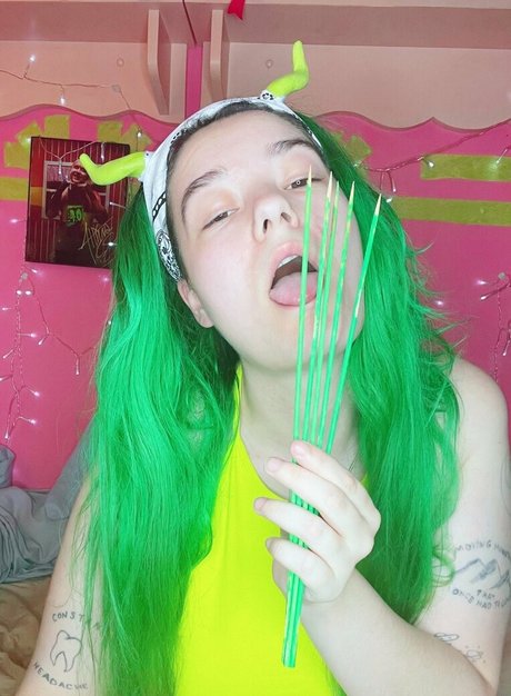 pixxxiebelle pornographic model archive