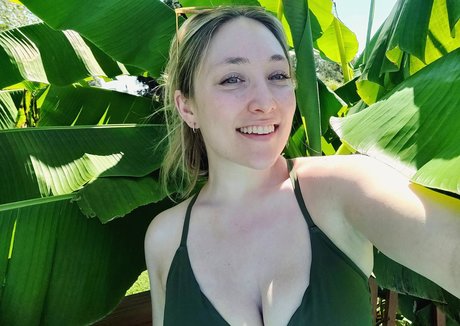 Julia tv pornstar naked images