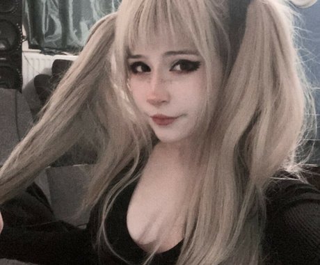 omviiix sexy actress pics