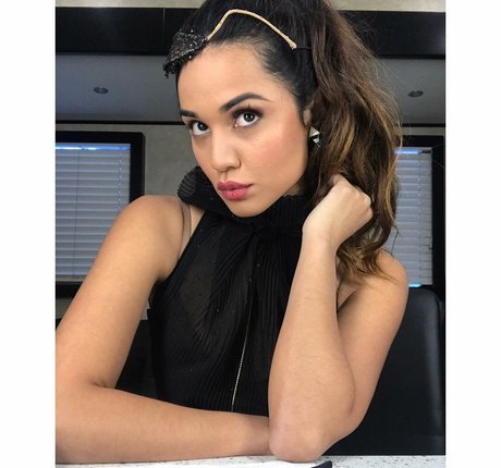 Summer Bishil exclusive pornstar pics