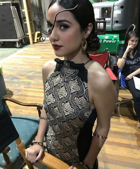 Summer Bishil nudes actress picture