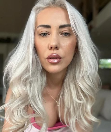 Anacrudu model nice photo