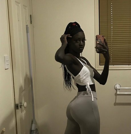 Anyang Deng nude pornstar pictures