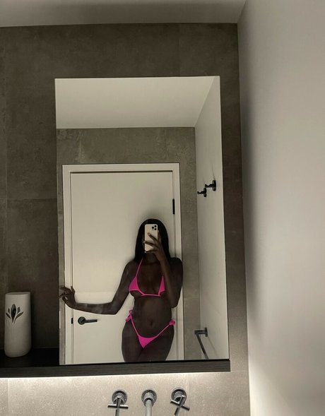 Anyang Deng erotic actress photos