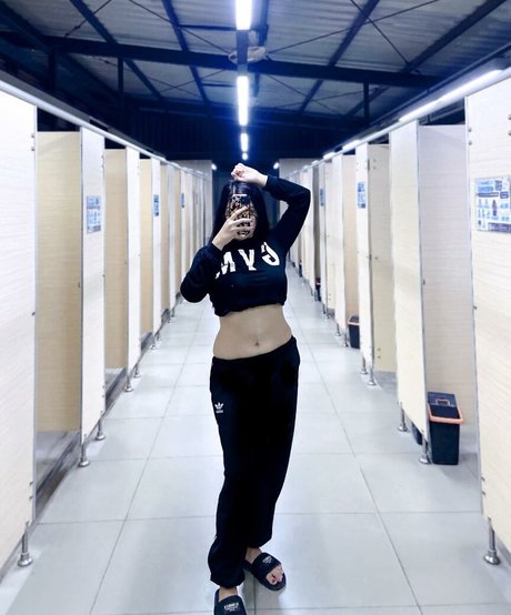 Yes Give exclusive star pics