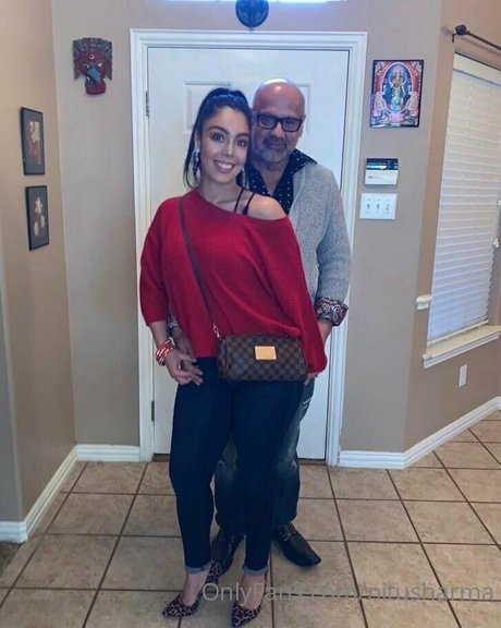 Nitu Sharma star naked images