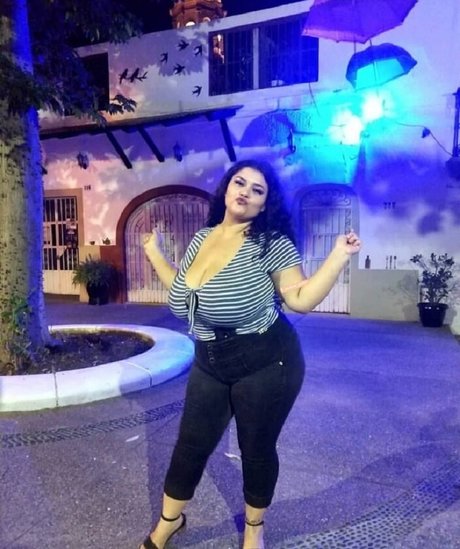 China Pocket perfect actress img