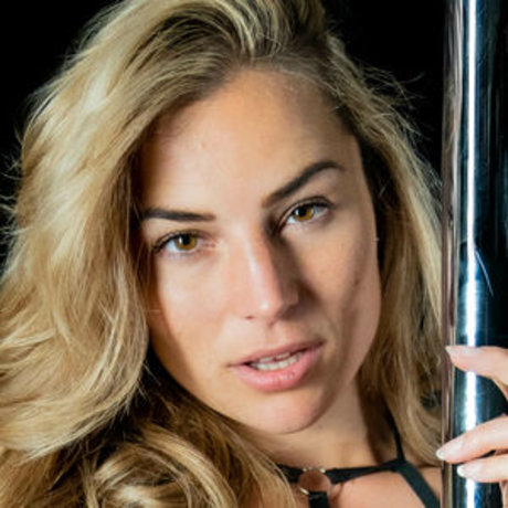 Viktoria Fischer nude star pics