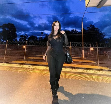 valyrian x x x nude actress pic