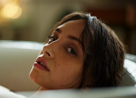 Olivia Linz porn star image