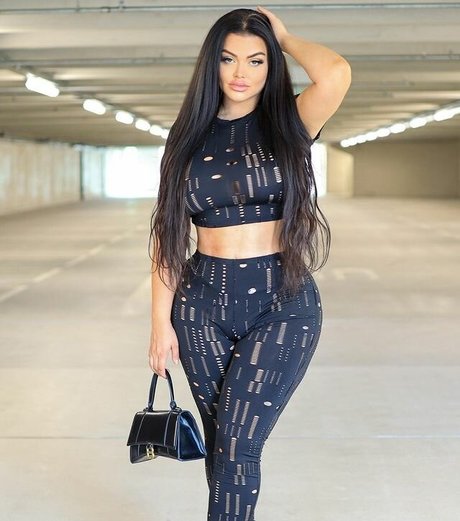 Emily Regina star hot img