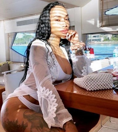 flyyytattedsky perfect actress galleries