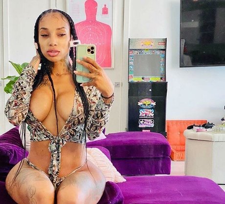 flyyytattedsky pretty actress galleries