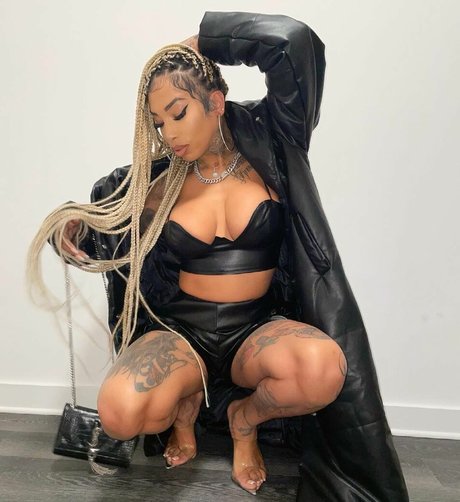 flyyytattedsky naked pornstar pics