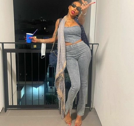 flyyytattedsky beautiful pornstar photo