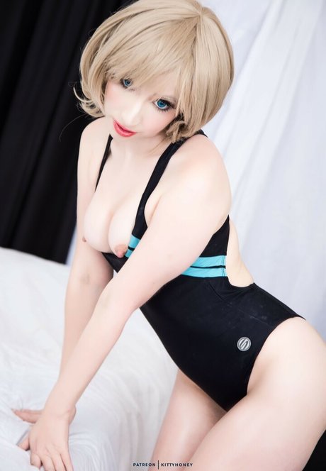 Kitty Honey Cosplay model img