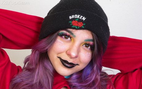 Snuggle Bug model naked gallery