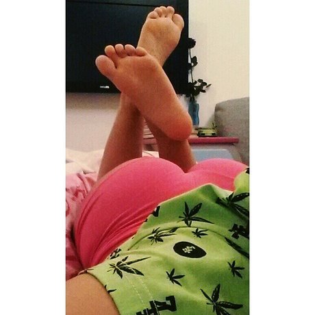 Ljubicasta Maca model photo