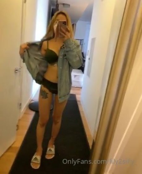 blonde onlyfans pornographic pics