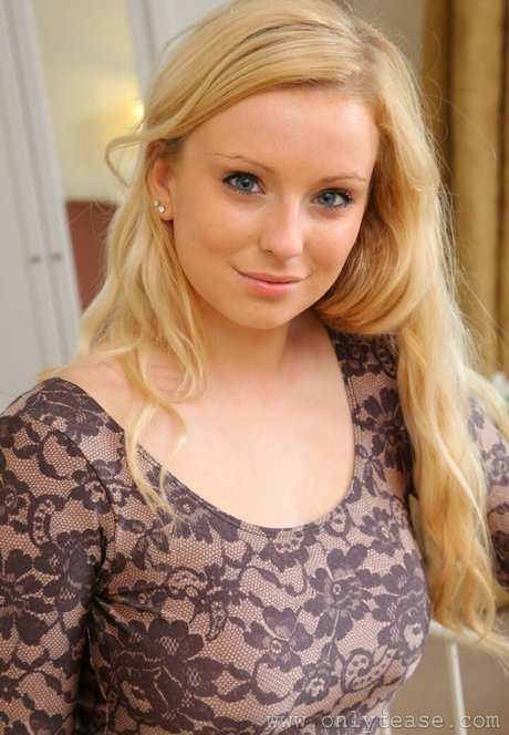 Hollie Sparrow pornstar hot images