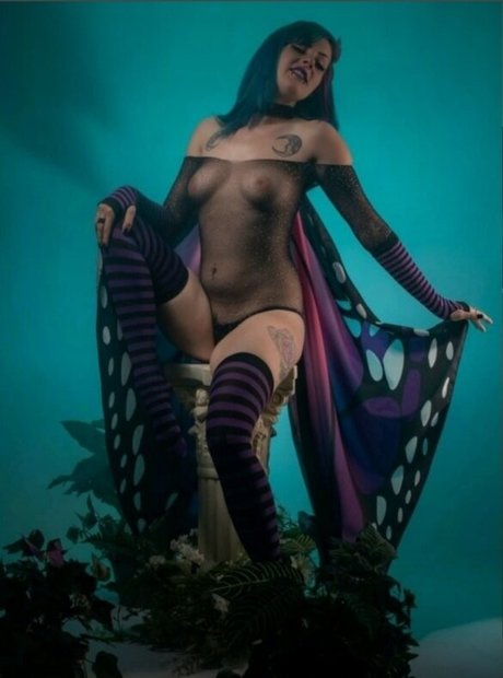 Ultraxviolet high quality model pics