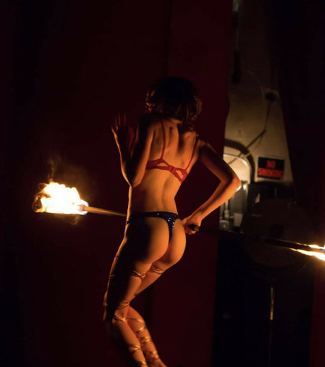 lookonyourlunchbreak model pretty gallery