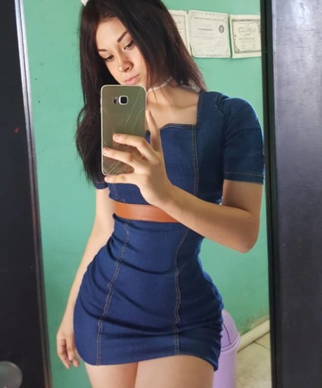 Ivon Gallardo nude model pics