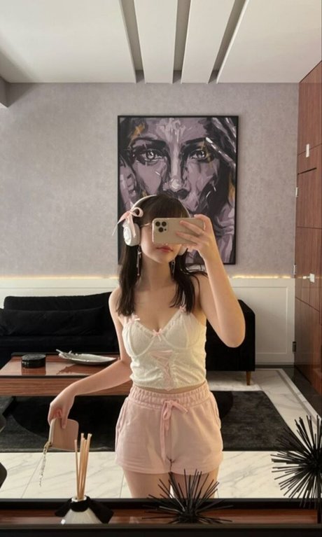 Comunivia naked actress photos