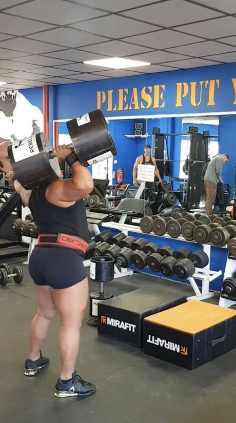 StrongWomen_ pretty pornstar image