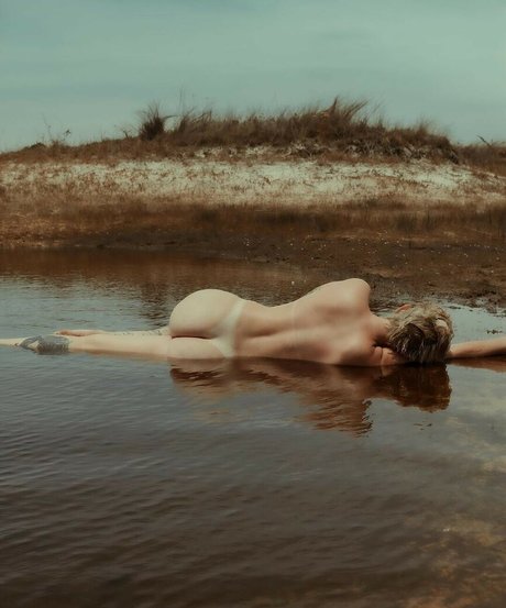 Laura Lehmkuhl star nice img