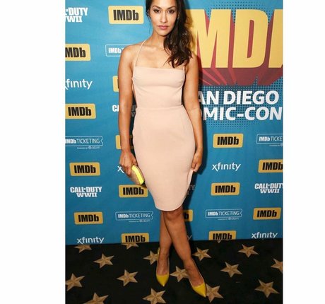 Janina Gavankar pretty model pics
