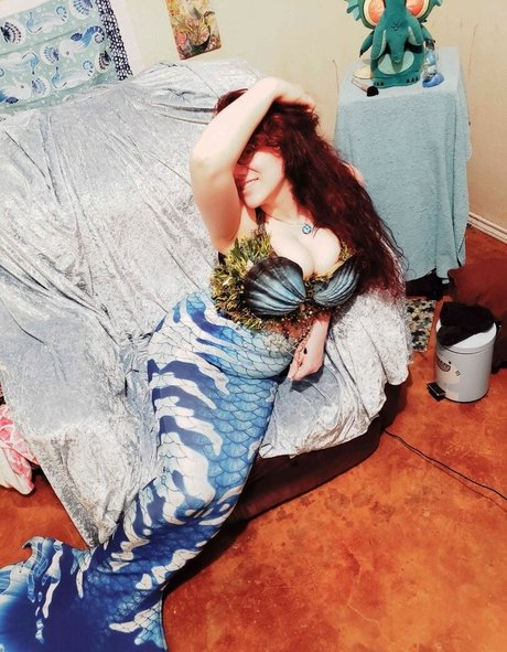 Mermaid Lunette pornstar perfect picture