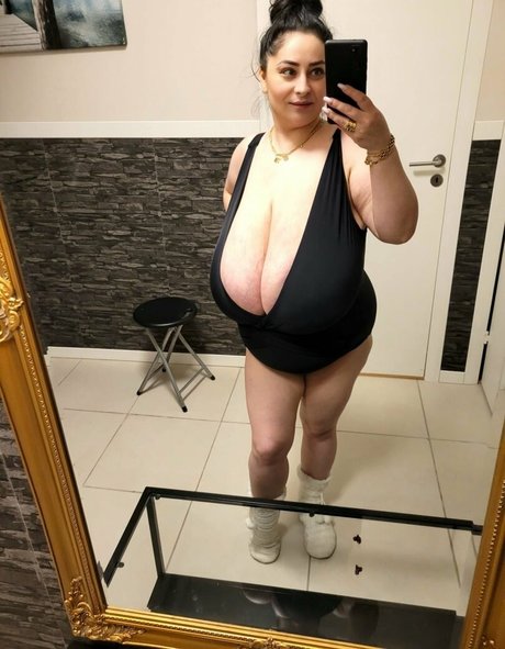 Alice 85JJ star beautiful pictures