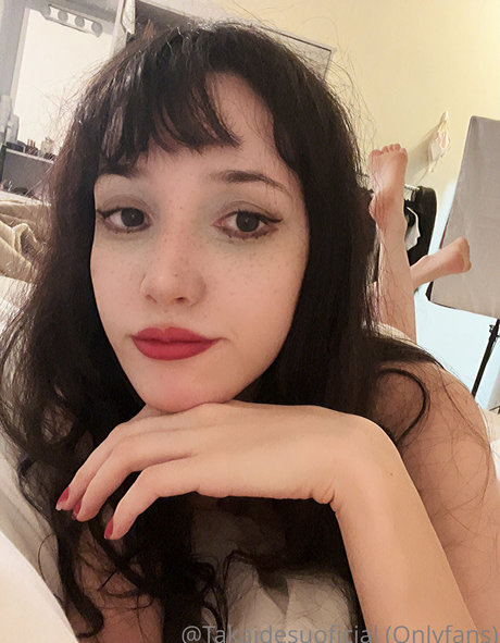 Takai Desu beautiful actress pics