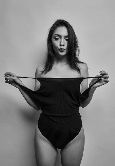 Kristina Azaronak star exclusive galleries